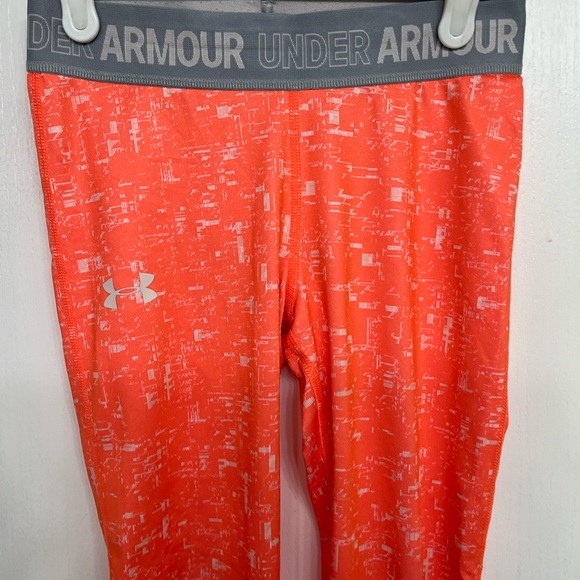 Under Armour Women’s Orange/Grey Capris. Super Stretchy. Size S - Picture 2 of 4